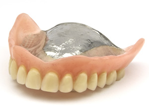 東日本橋・馬喰横山の歯医者、須藤デンタルクリニックの入れ歯治療